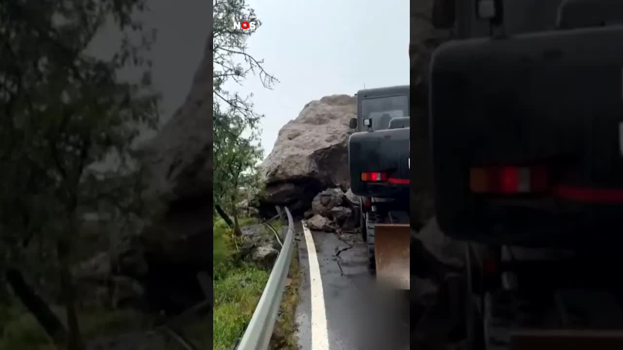 Da's pech: rotsblok op de weg. #jeugdjournaal #storm #grancanaria
