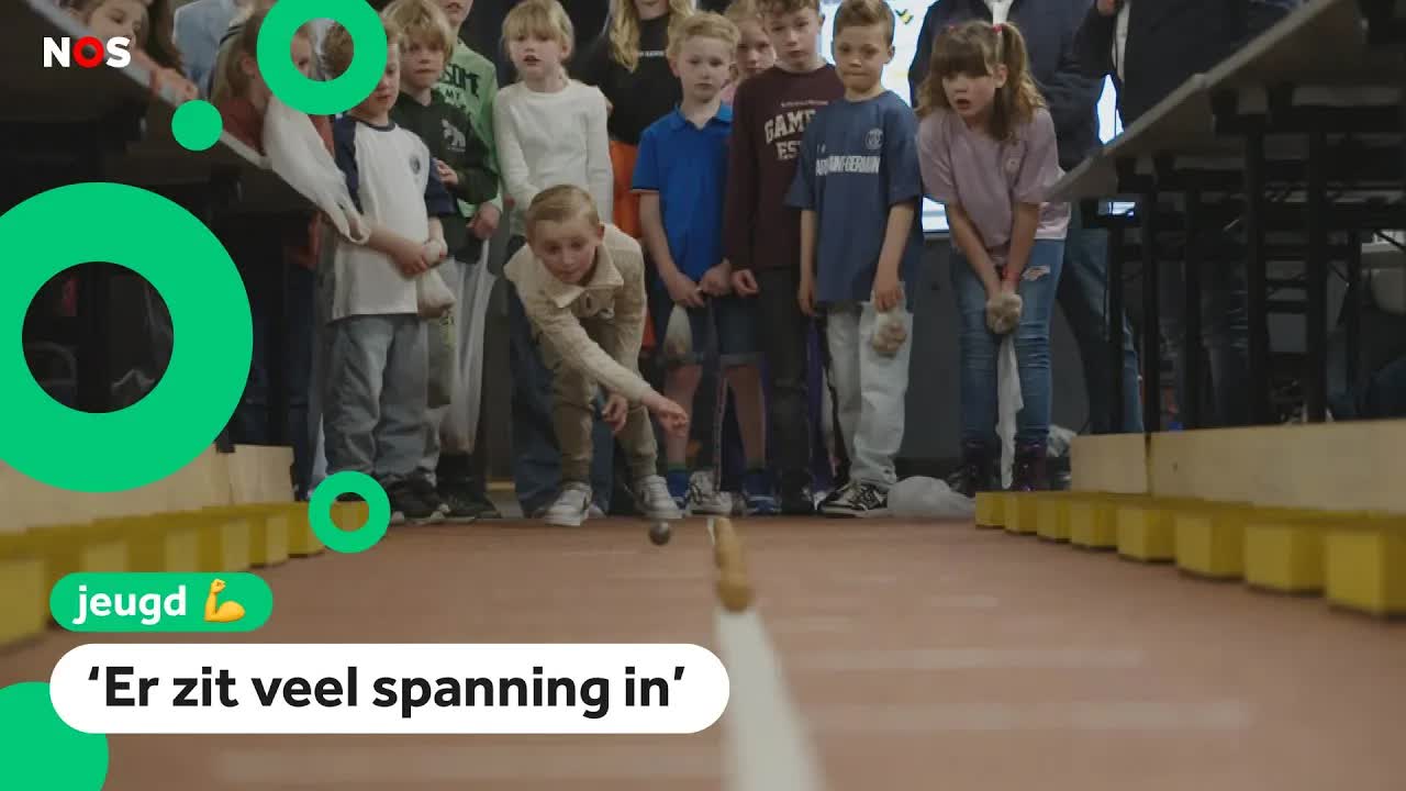 Paastraditie: Kinderen schieten met noten!