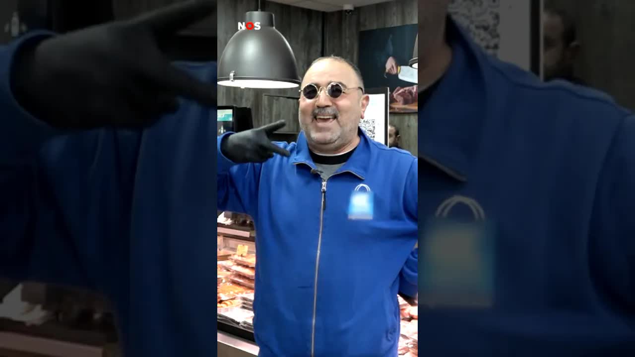 Klanten komen speciaal naar deze supermarkt-abi’s om grappige social filmpjes. #jeugdjournaal #abi