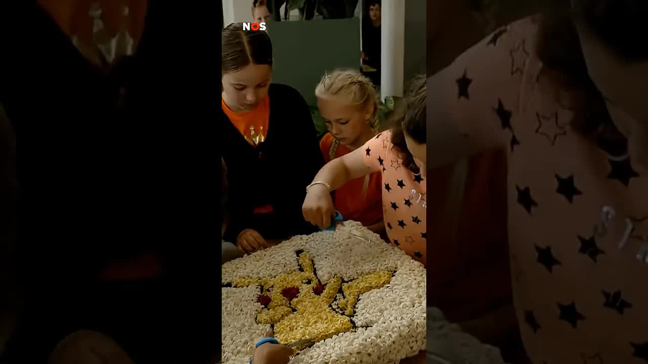 Kinderen maken Pokémon van bloemen #pokemon #jeugdjournaal