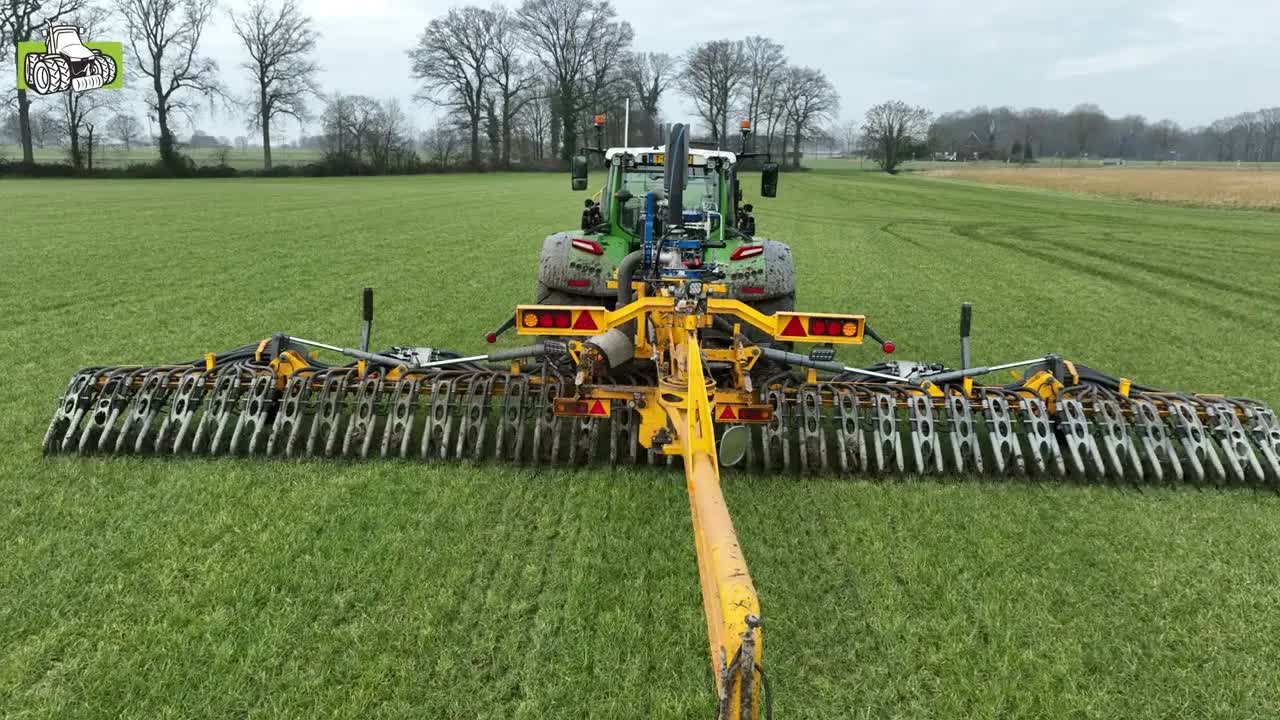 Loonbedrijf Westerveld uit Breedenbroek aan het sleepslangen