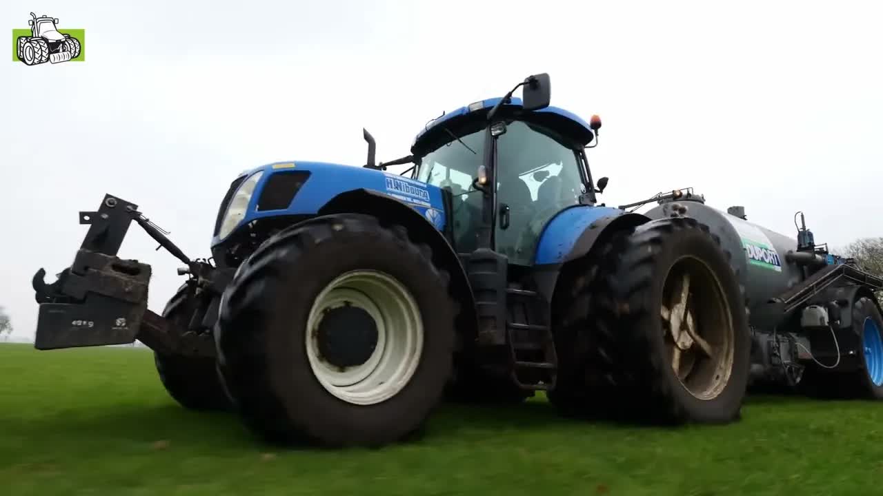 New Holland T7050 met Duport loonbedrijf Nibourg Slagharen