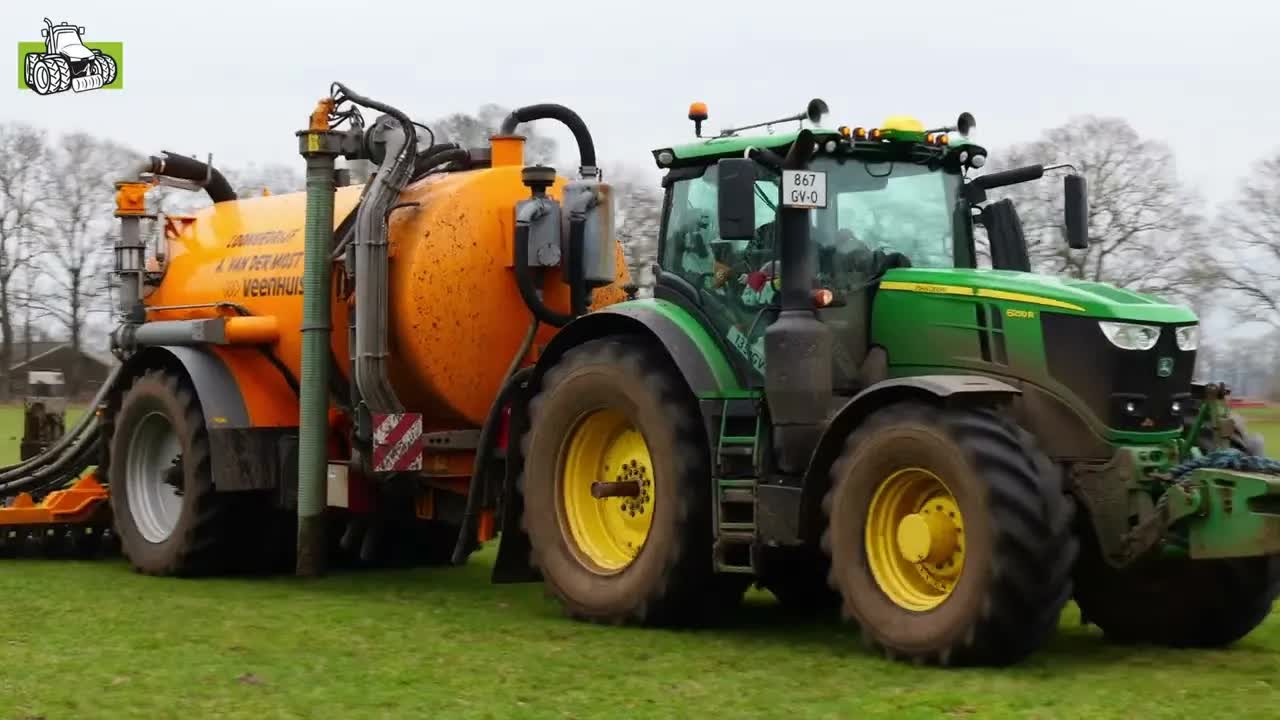 Grasland bemesten door Loonbedijf A. van der Most met een John Deere 6250R en Veenhuis-tank