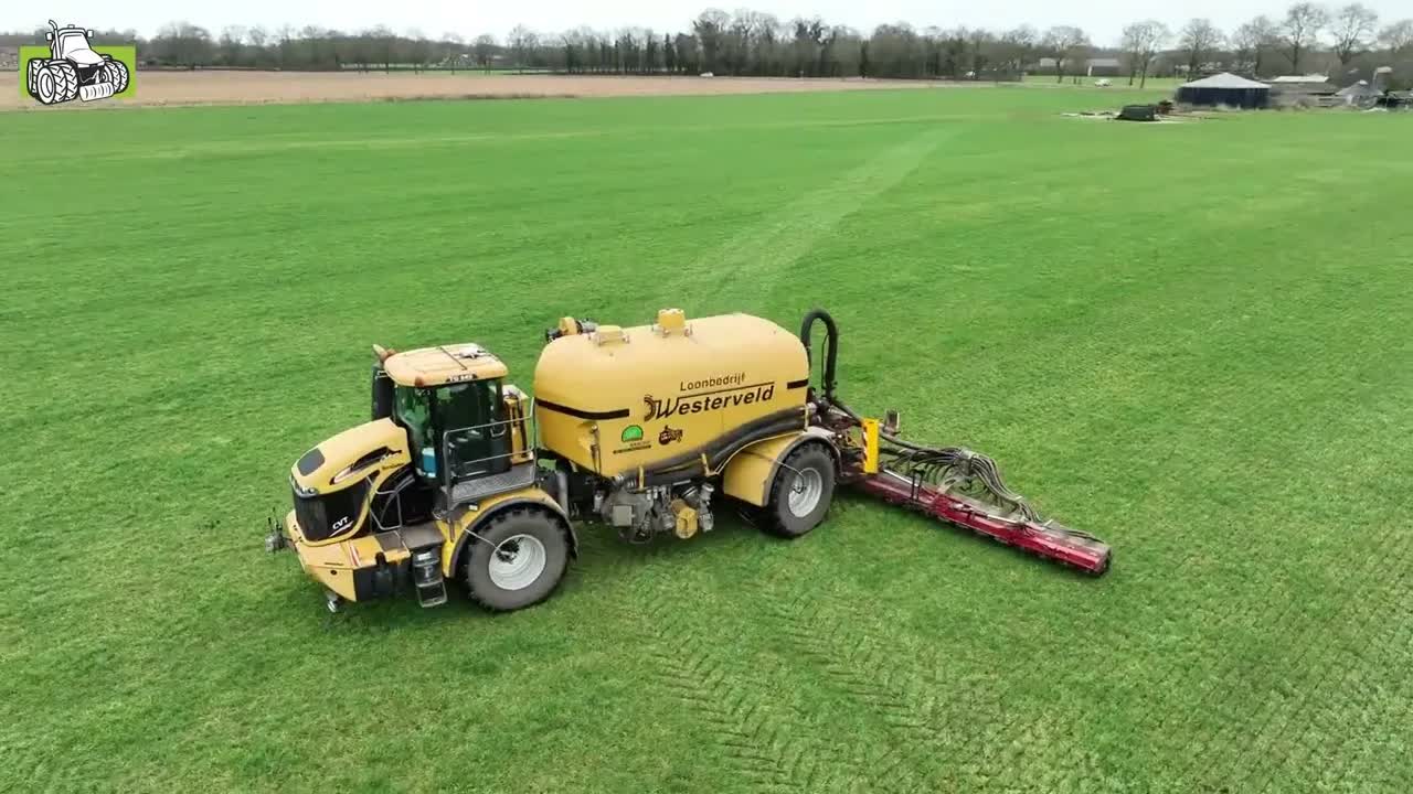 Loonbedrijf Westerveld uit Breedenbroek met de Challenger Terra Gator TG 845 CVT