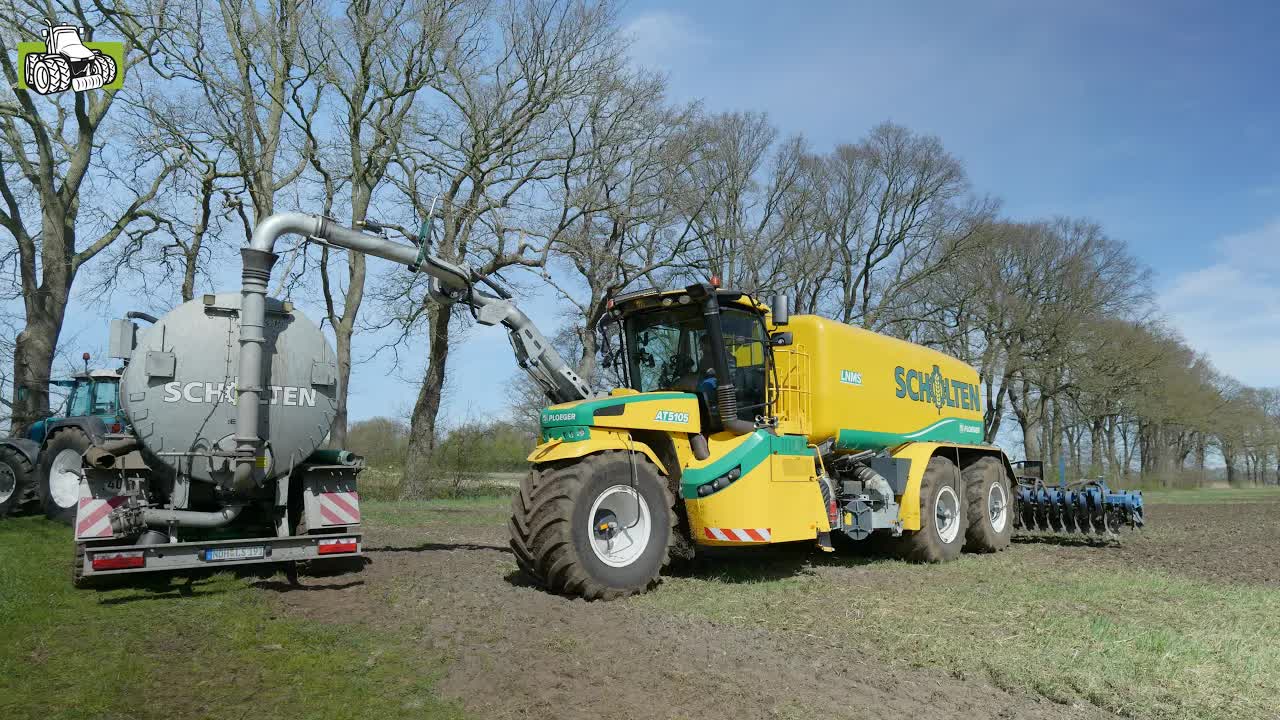 Bouwland bemesten met Ploeger (Oxbo) AT 5105 LNMS vijfwieler