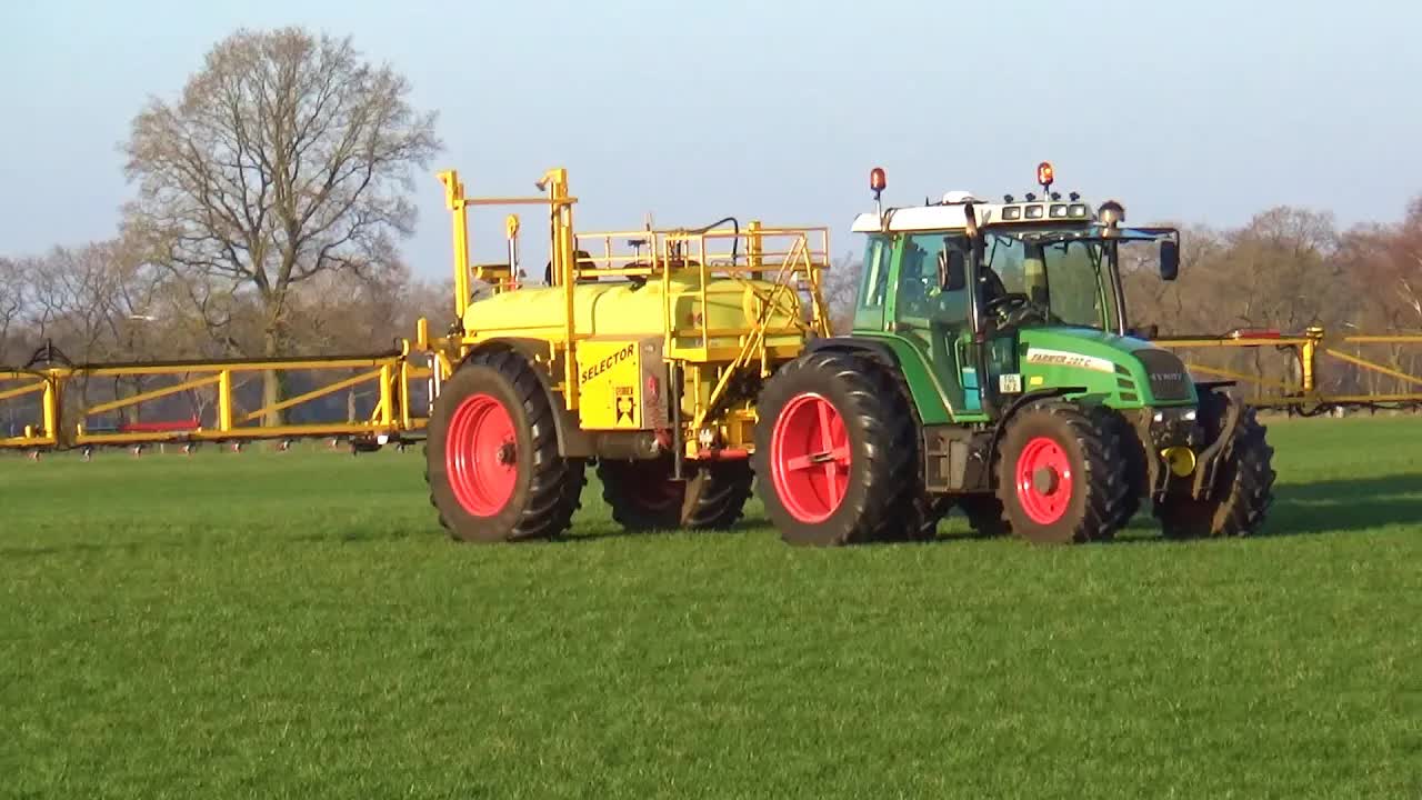 Liquid fertilizer spraying